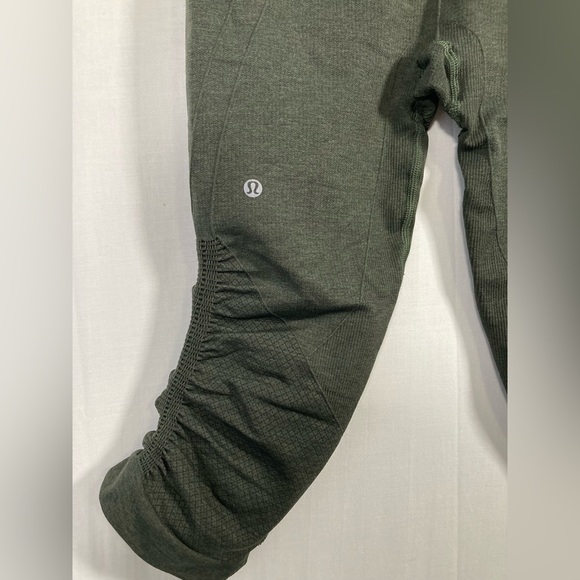 Lululemon in the flow crops size 4 green - Picture 5 of 10